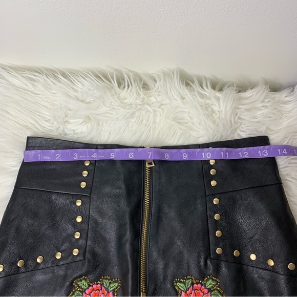 TopShop Embriodered Faux Leather Skirt - Picture 6 of 8